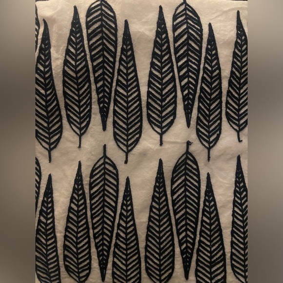 Hello MIZ White and Blue leaf maternity dress - Picture 3 of 3